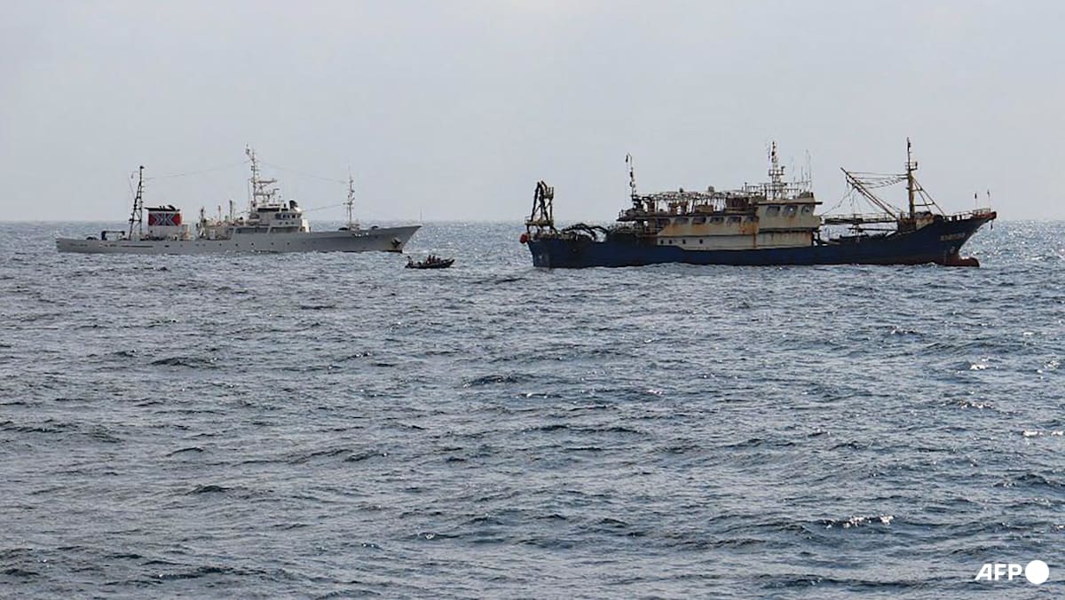 Japan seizes Chinese fishing vessel, arrests captain