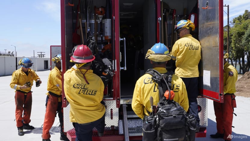 Western fires outpace California effort to fill inmate crews Western fires outpace California effort to fill inmate crews