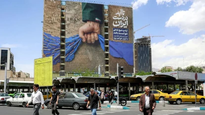 KILASAN: Dewan Perwakilan Amerika undi sekat kuasa Trump lancar perang terhadap Iran; Hospital SG terima sehingga 35% rujukan bagi penilaian keselamatan susuli peraturan baharu PMA; Harga COE Kategori A capai paras tertinggi dalam hampir 8 bulan