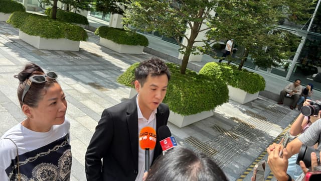 方威捷报到国家法院 今天开始入狱服刑