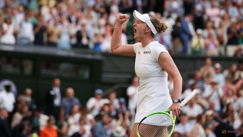 Former champion Krejcikova rallies past Andreeva into Wimbledon third round
