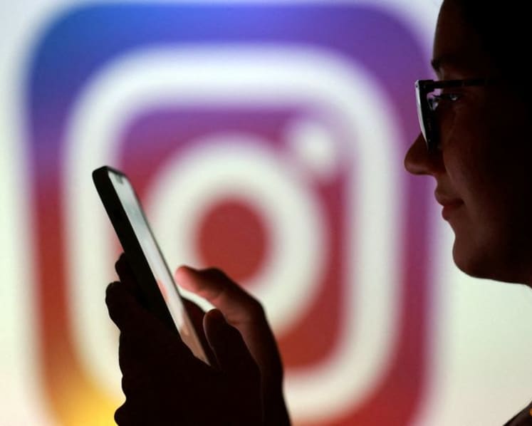 Meta to give teens' parents more control after criticism over flirty AI chatbots
