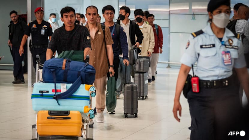 20 Thai sailors return home after vessel attacked in Gulf