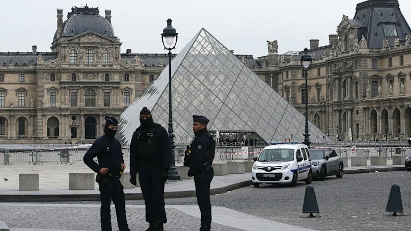 Muzium Louvre di Paris dipecah masuk perompak bersenjatakan gergaji rantai