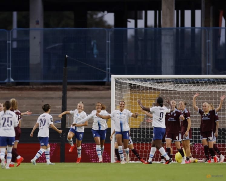 Manchester City hammer Aston Villa to go top of WSL