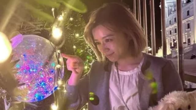 痛失艾成5个月　王瞳带爱犬回台南老家