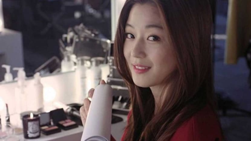 Jun Ji Hyun caught shopping for groceries at 4 months pregnant