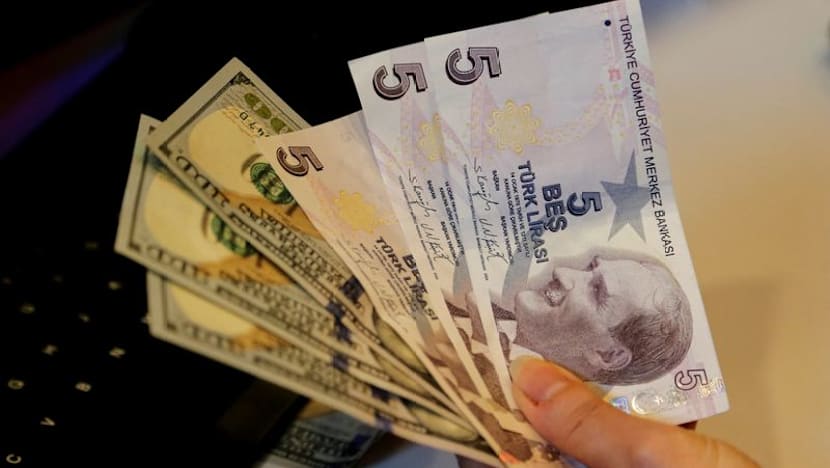 Turkish lira stablecoins gain traction, rank second at Standard Chartered crypto unit