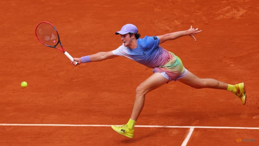 Draper dominates teenager Fonseca to reach French Open last 16 Draper dominates teenager Fonseca to reach French Open last 16