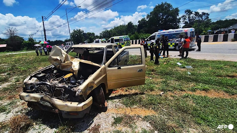 Death toll hits 10 in Thai monk procession crash Death toll hits 10 in Thai monk procession crash