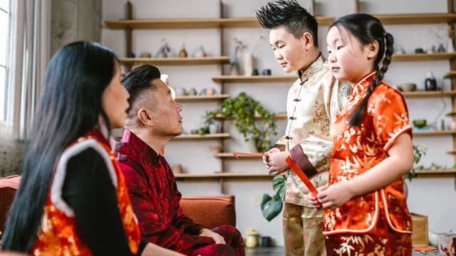 正月初一头一天　人人吉祥过