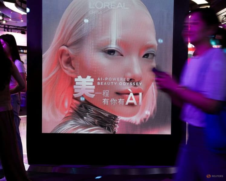 Fashion's AI era: face swaps and digital clones 