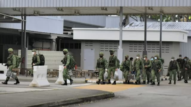 战备军人在马裕军营外不支倒地 送院后不治身亡