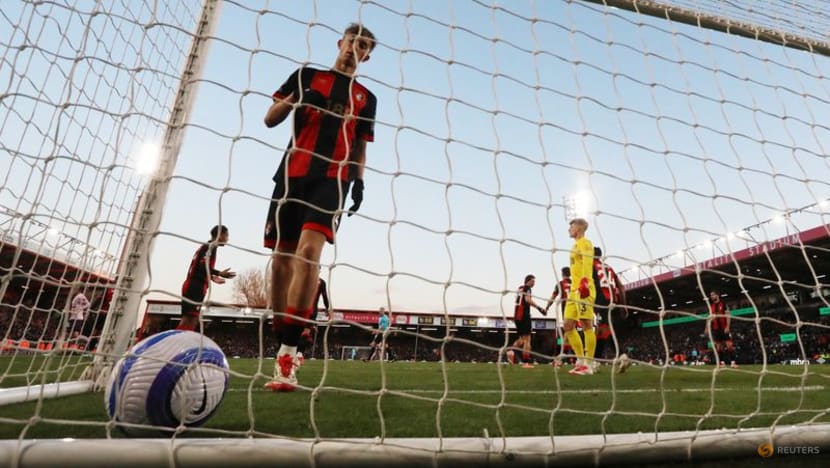 Defender Huijsen, 19, earns first Spain call-up