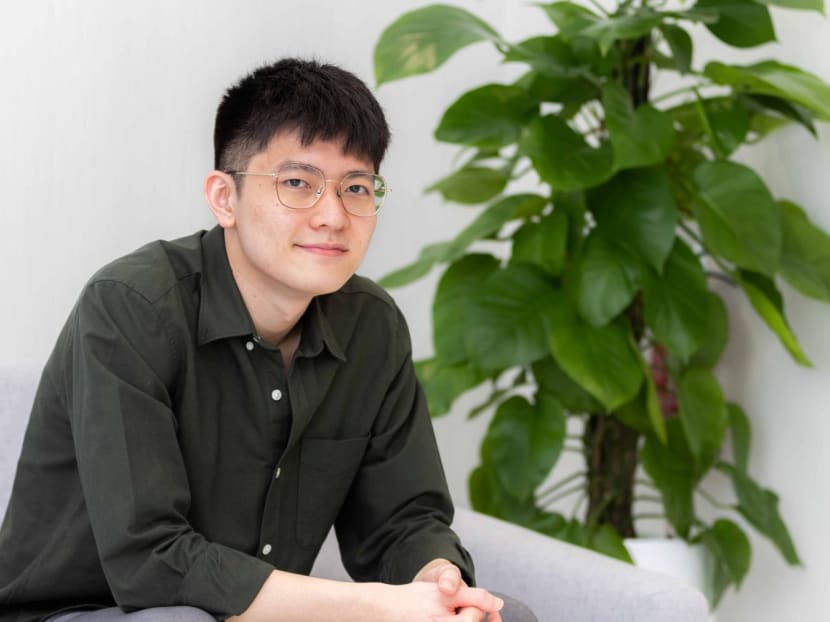 Kenzie Ang is a social media and community manager at Moomoo Singapore. He wrote about his experience transiting from a business he started to a corporate role.