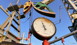 Oil rises slightly as market weighs supply risks