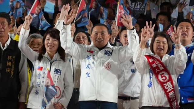 侯友宜吁“蓝白合”下架民进党  谢长廷：弃保套路还有用吗？