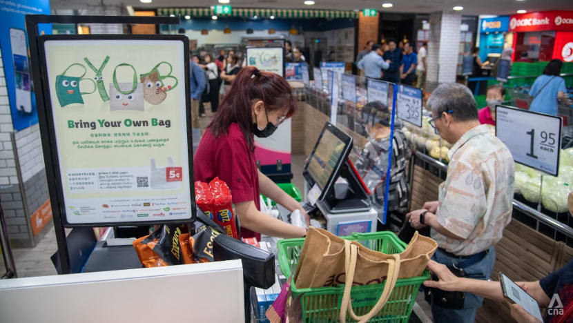 Shoppers still using plastic bags on day 1 of mandatory disposable bag charge cite convenience, habit Shoppers still using plastic bags on day 1 of mandatory disposable bag charge cite convenience, habit