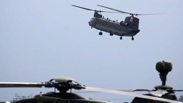 数架契努克直升机引擎起火 美国陆军旗下约400架机停飞