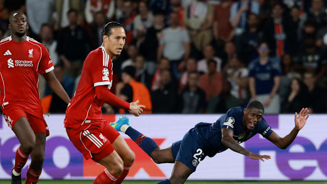 欧冠：西班牙巴塞罗那队首回复赛 输给马德里竞技队