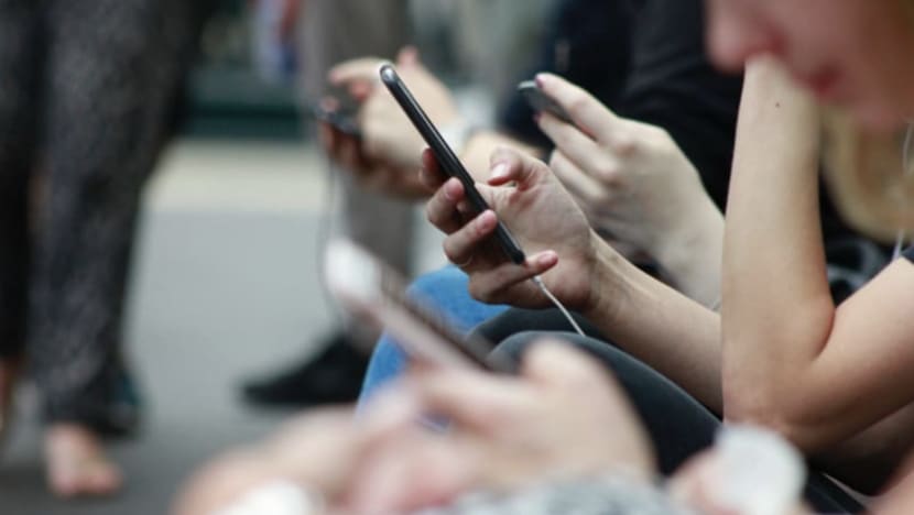 How social media and games are like drug addiction and gambling How social media and games are like drug addiction and gambling
