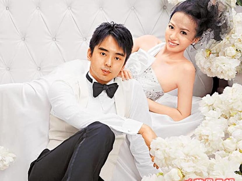 Lin Chiling's Sis-In-Law Steals The Limelight in Her Mid-Autumn Festival Family Pic