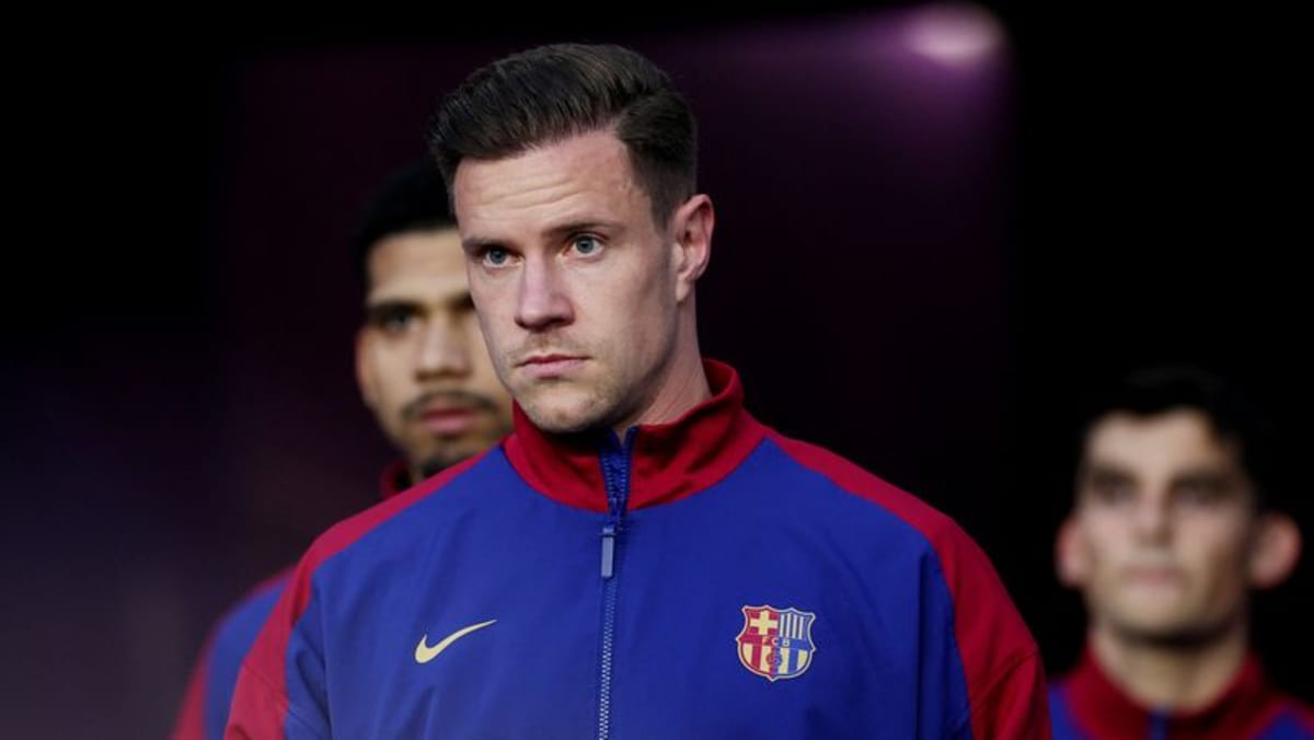 Ter Stegen defends surgery timeline as Barcelona face player registration woes