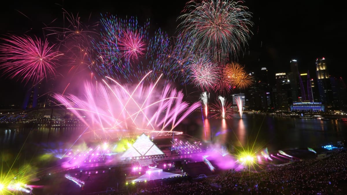 Marina Bay new year countdown: Some eager to watch fireworks after 2-year  absence, not fazed by expected crowds - TODAY
