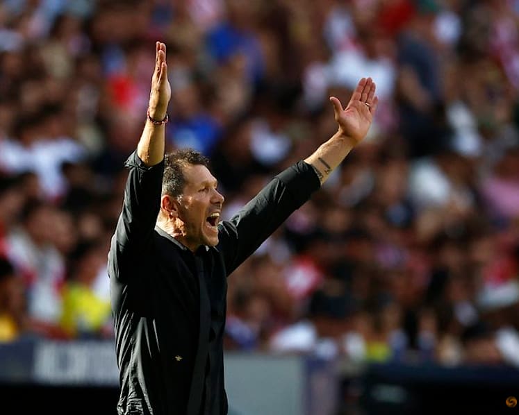 Giuliano rescues Atletico as Alvarez jeered in Villarreal draw