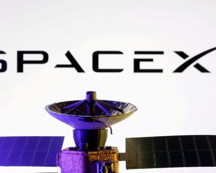 SpaceX will disrupt $1.6 trillion US communications industry, Oppenheimer says