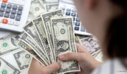 Dollar heads for weekly loss on dovish Fed expectations