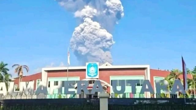 印尼当局结束首日搜救行动 三登山者仍下落不明