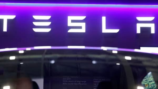 Pegawai keselamatan lebuh raya Amerika semak jawapan Tesla tentang rancangan guna 'robotaxi'