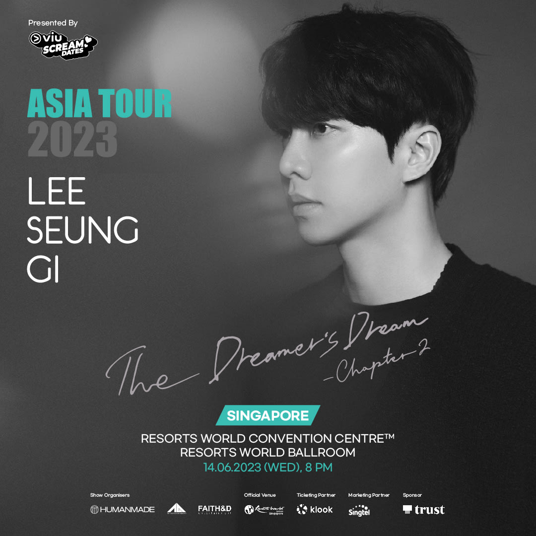 Lee Seung Gi performing live in Singapore
