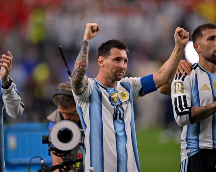 Argentina sings collective happy birthday to Messi
