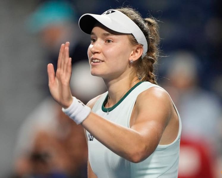 Swiatek reaches her first final of season at Canadian Open, to face Rybakina