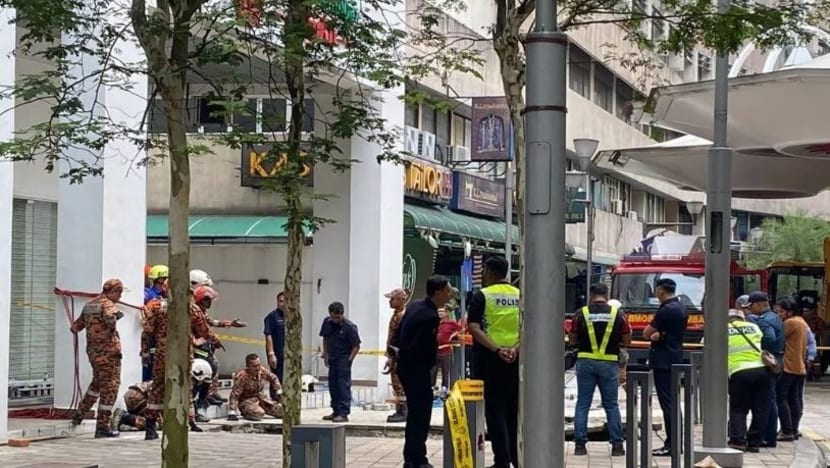 Wanita 48 tahun terperangkap dalam kejadian tanah jerlus di hadapan Masjid India