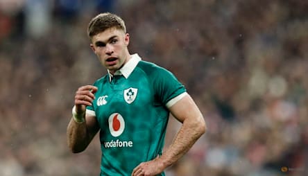 Crowley to start as Ireland head to Twickenham in search of form