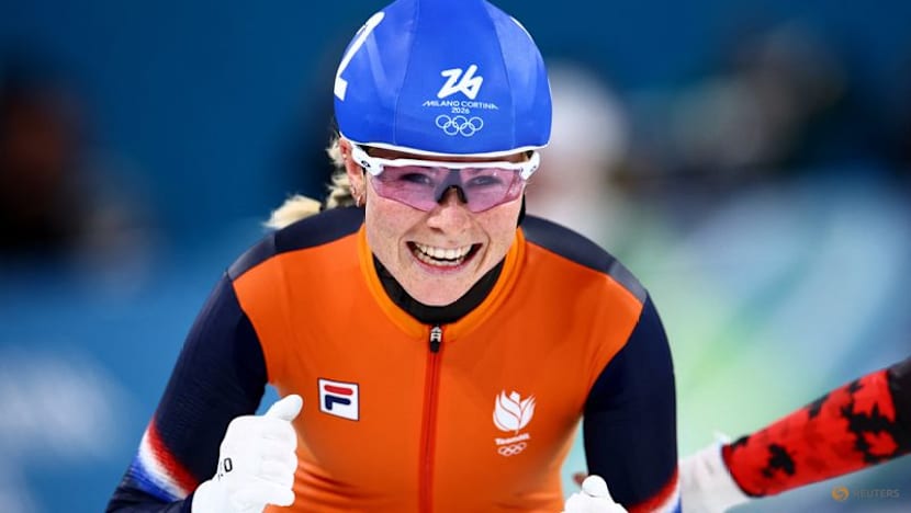 Speed skating-Bergsma rolls back years for gold as Groenewoud seals Dutch double