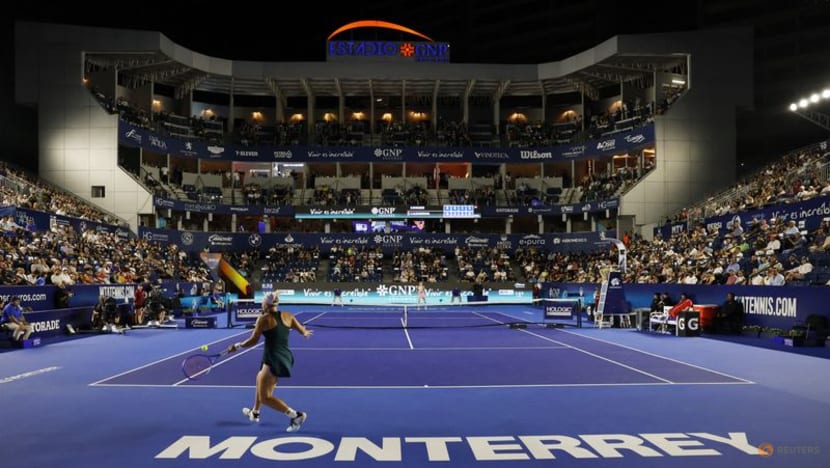 Shnaider downs Alexandrova to claim Monterrey Open title