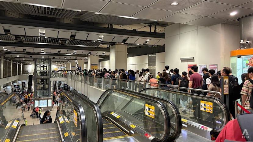 Planned Circle Line disruption: Station staff, shuttle buses keep peak-hour crowds under control  
