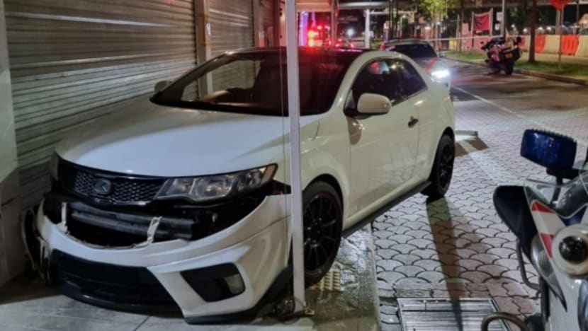 Man arrested for biting police officer, other offences after car chase Man arrested for biting police officer, other offences after car chase