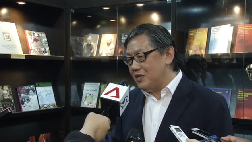 Kata Paderi Yang kepada Lou Engle: "Apa yang anda katakan menimbulkan banyak masalah kepada kami" Kata Paderi Yang kepada Lou Engle: "Apa yang anda katakan menimbulkan banyak masalah kepada kami"