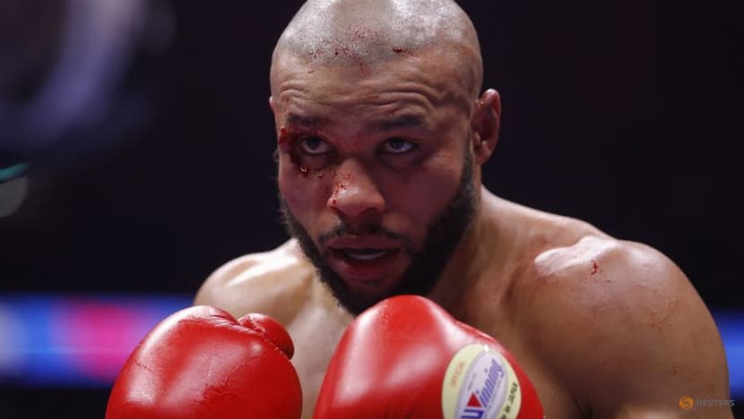 Eubank Jr out of hospital after gruelling Benn fight