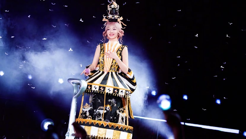 Singer Angela Chang briefly stops concert for medical treatment, returns to finish show