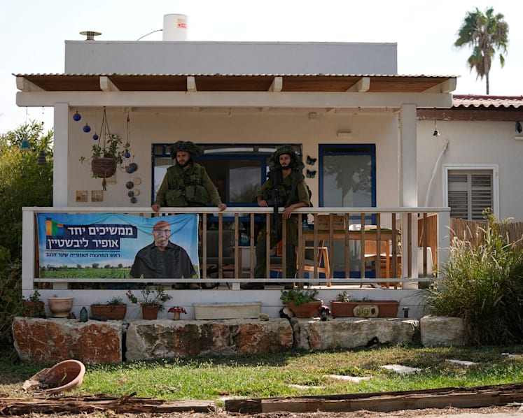 Israel strikes neighbourhood after neighbourhood in Gaza as war appears set to escalate