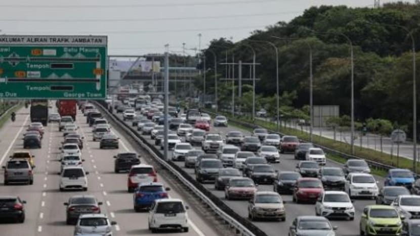 Lebih 3 juta kenderaan dijangka guna 2 lebuh raya utama M'sia semasa cuti Aidilfitri Lebih 3 juta kenderaan dijangka guna 2 lebuh raya utama M'sia semasa cuti Aidilfitri