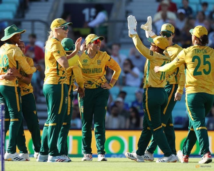 England to face Australia in women's T20 World Cup final