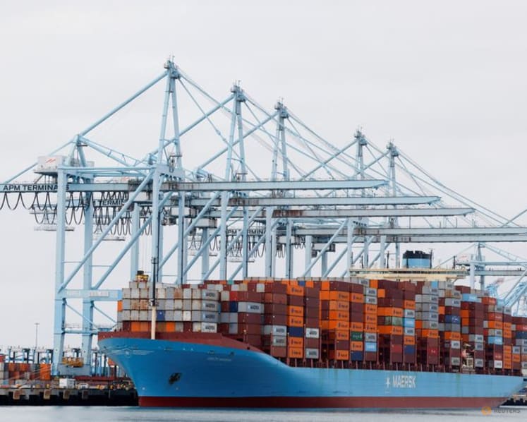 US import prices unexpectedly rise in June