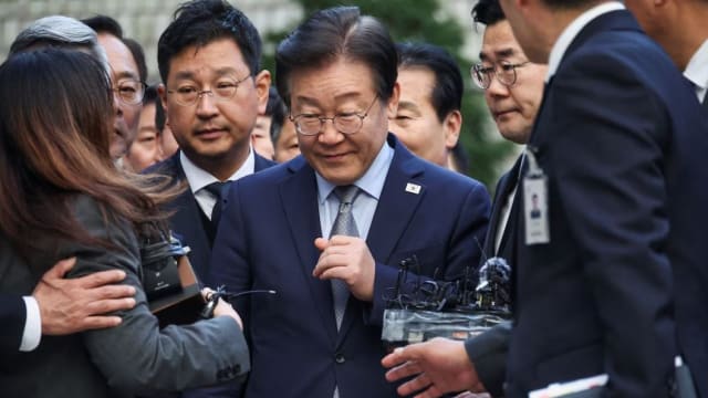 违反选举法 韩国最大在野党领袖李在明缓刑两年